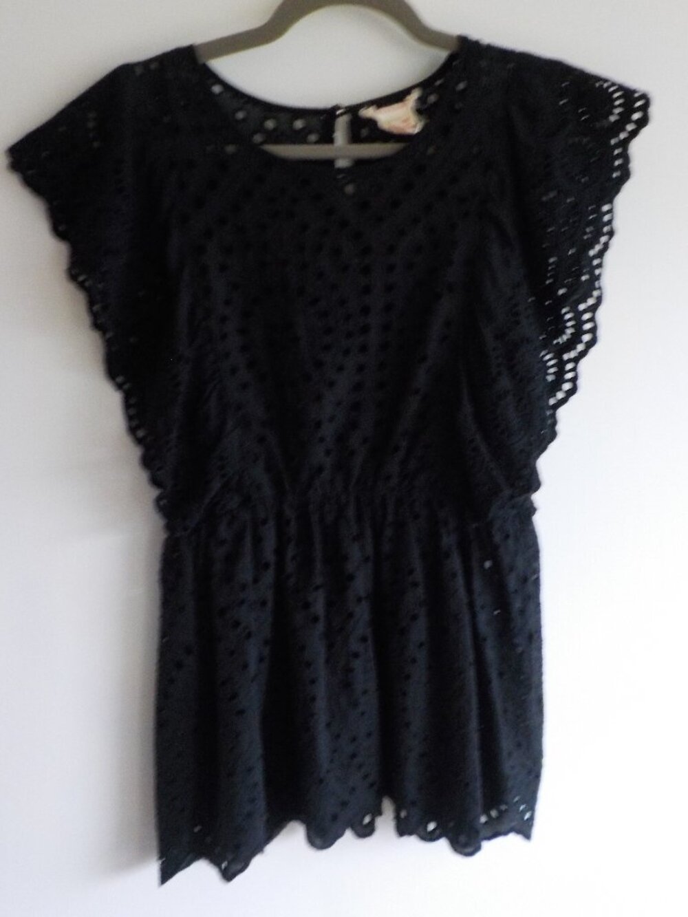 Solitaire Blouse - Small - Black Large Eyelet Sleeveless Ruffle Cotton (2280)